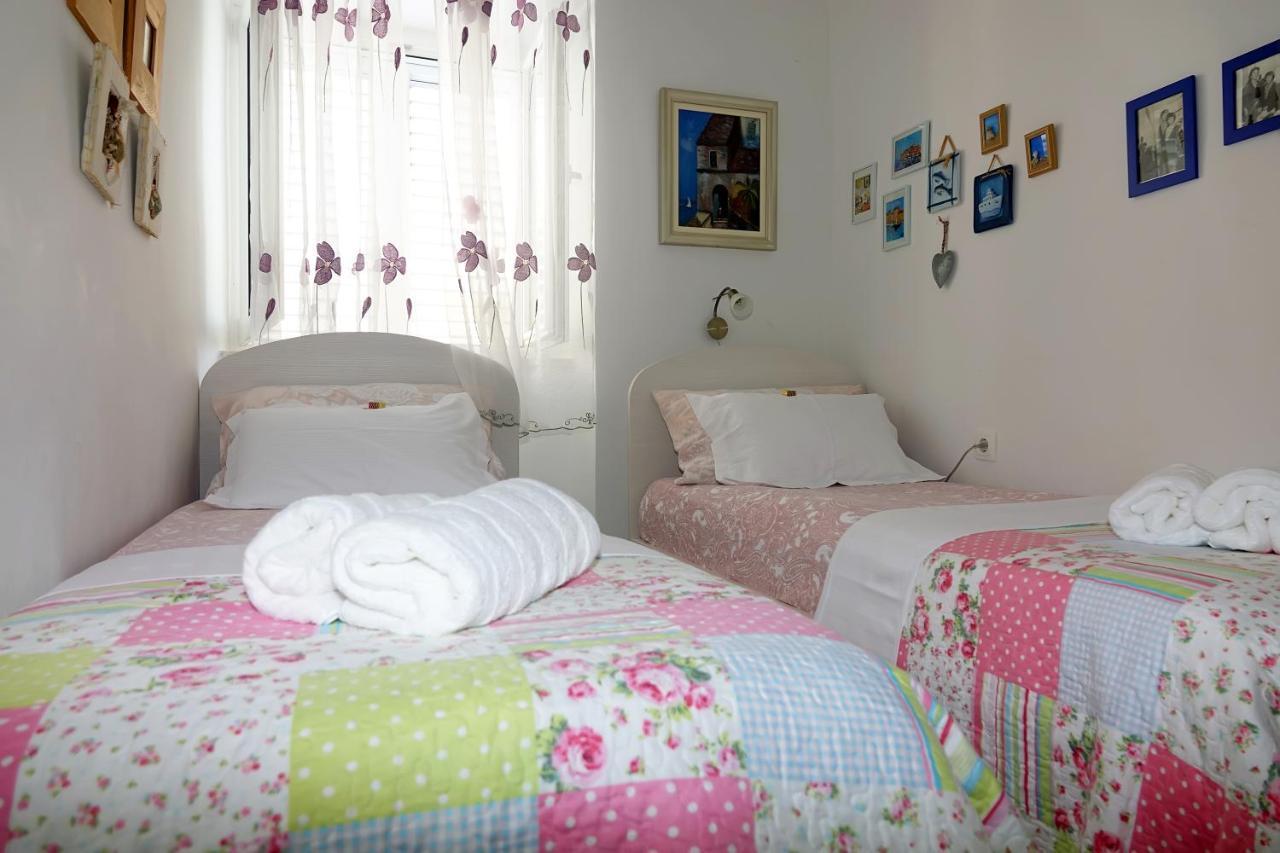 Two-Bedroom Apartment In The Centre Makarska Exterior photo